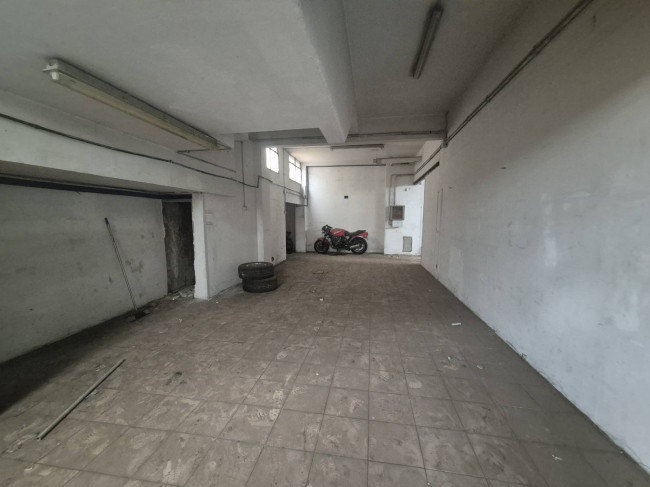 Locale commerciale in vendita a Roma