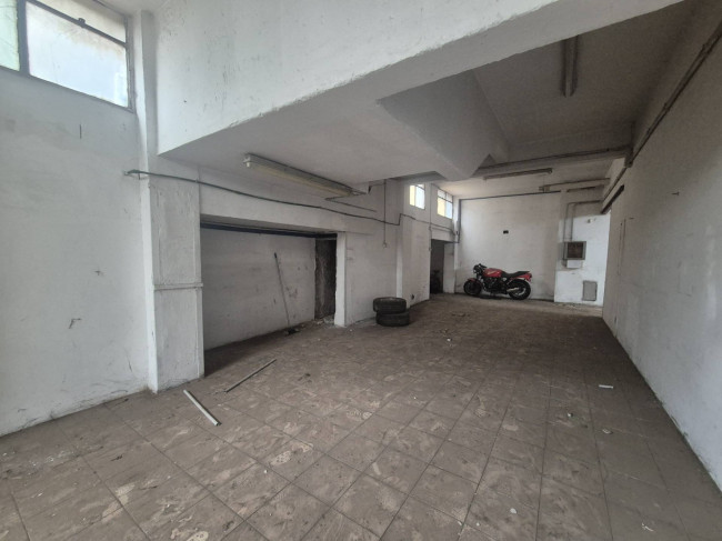 Locale commerciale in vendita a Roma