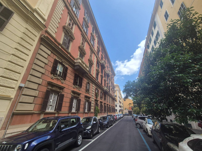 Locale commerciale in vendita a Roma