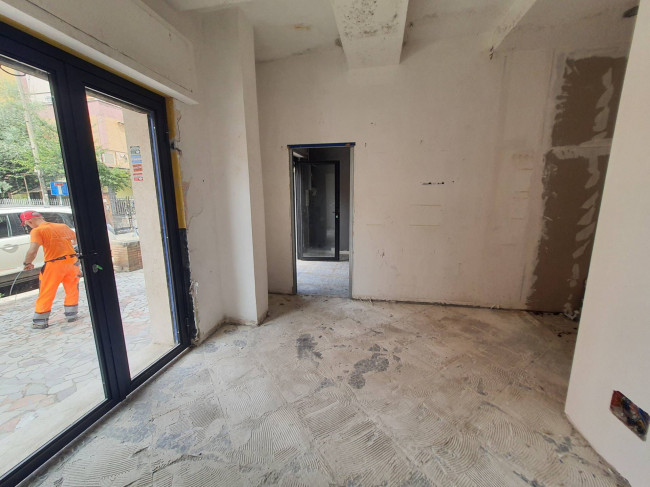 Locale commerciale in affitto a Roma
