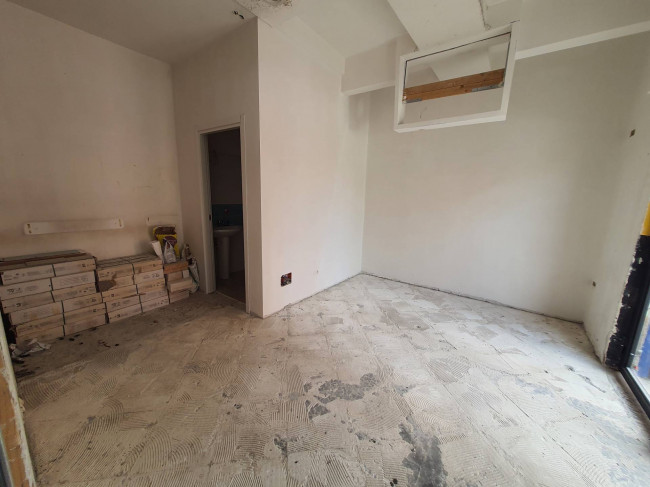 Locale commerciale in affitto a Roma