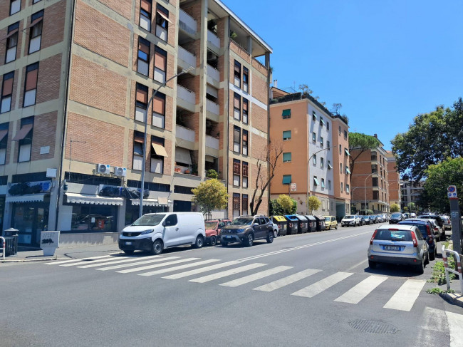 Locale commerciale in vendita a Roma