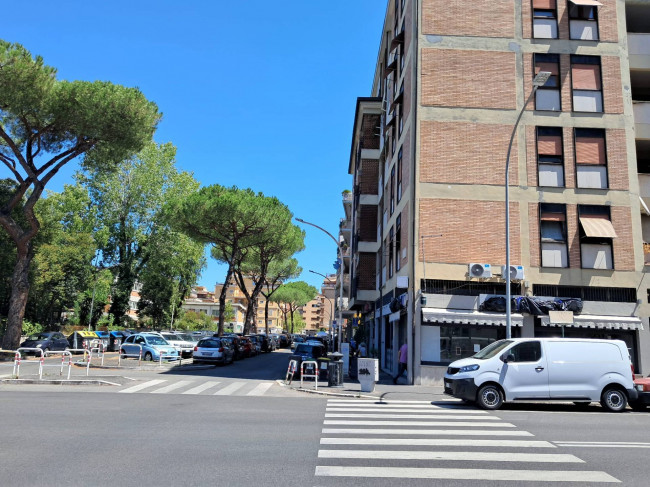 Locale commerciale in vendita a Roma