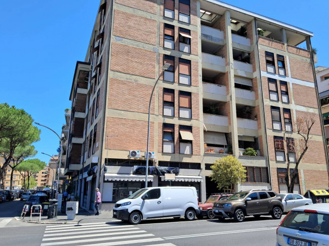Locale commerciale in vendita a Roma