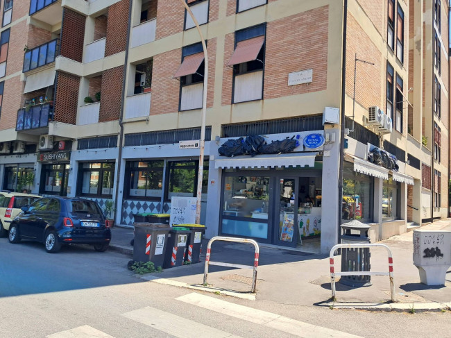 Locale commerciale in vendita a Roma