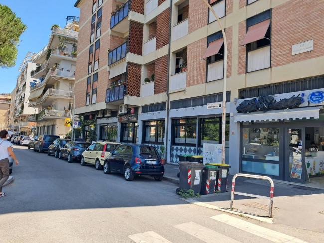 Locale commerciale in vendita a Roma