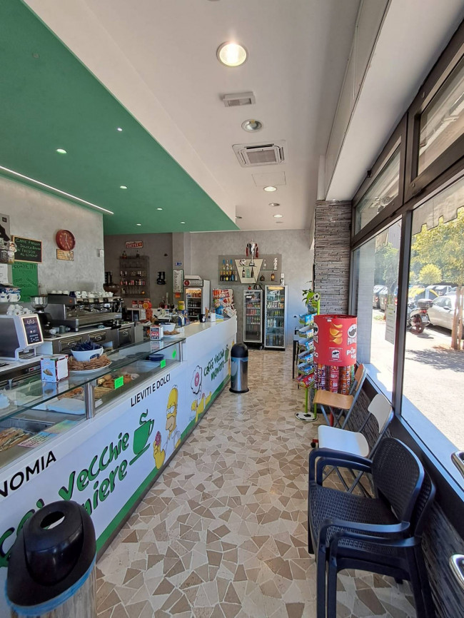 Locale commerciale in vendita a Roma
