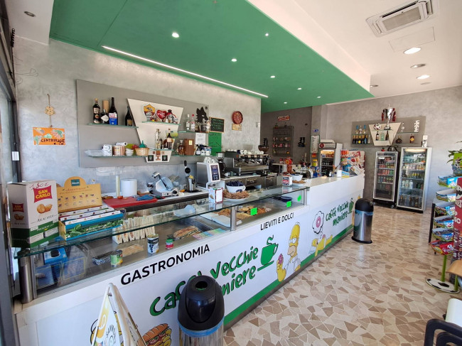 Locale commerciale in vendita a Roma