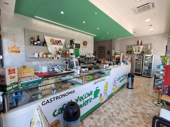 Locale commerciale in vendita a Roma