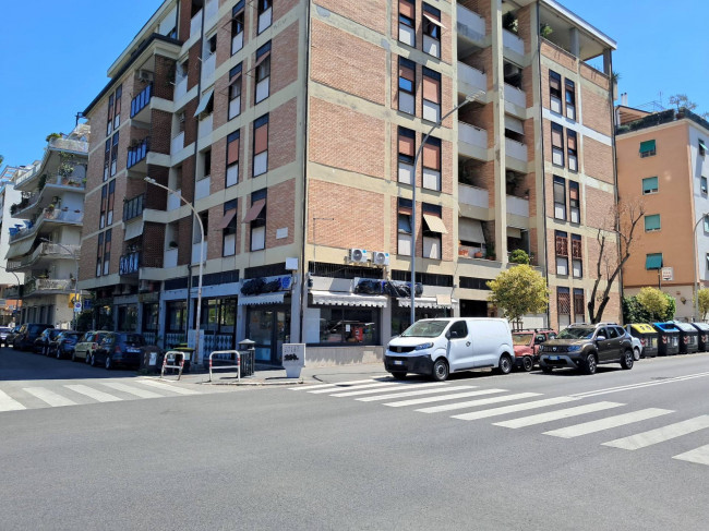 Locale commerciale in vendita a Roma
