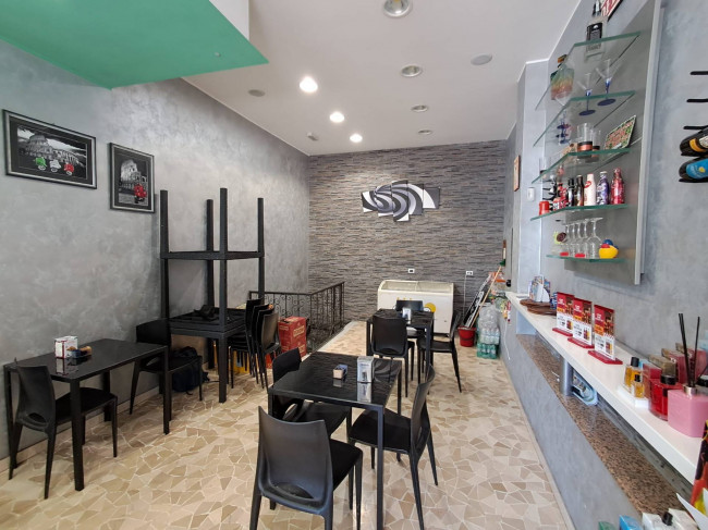 Locale commerciale in vendita a Roma