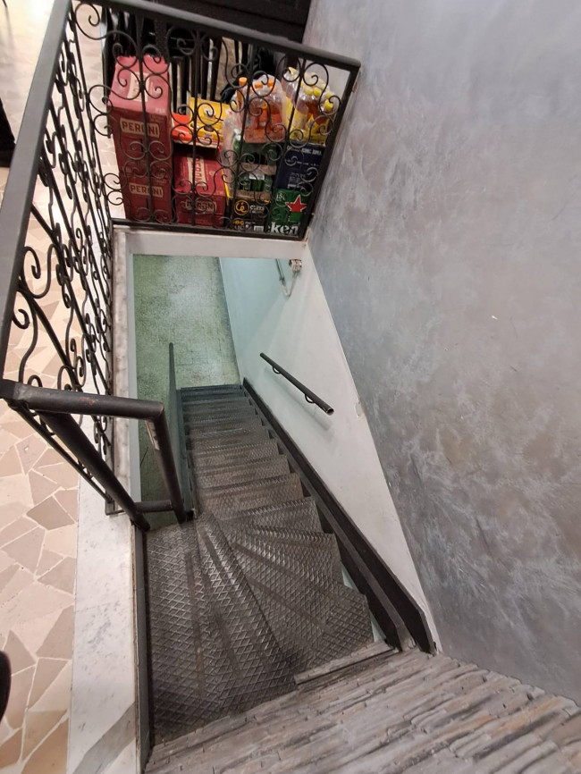 Locale commerciale in vendita a Roma