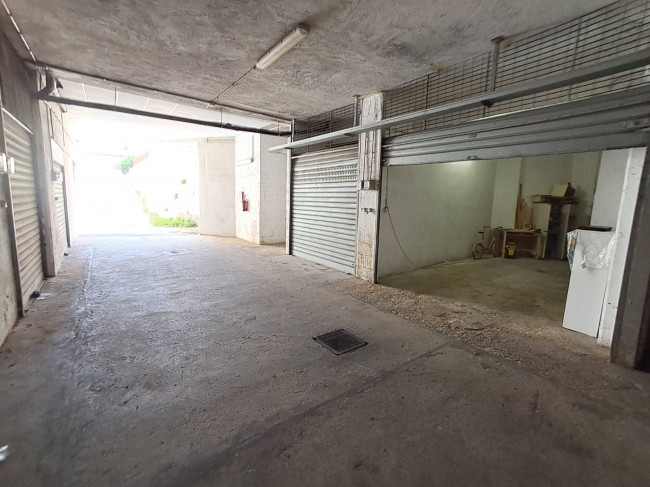 Box o garage in vendita a Roma