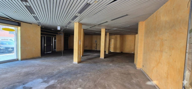 Locale commerciale in affitto a Roma