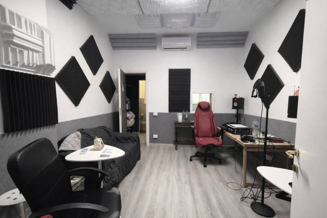 Locale commerciale in vendita a Roma