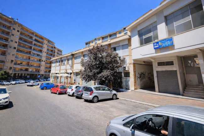 Locale commerciale in vendita a Roma