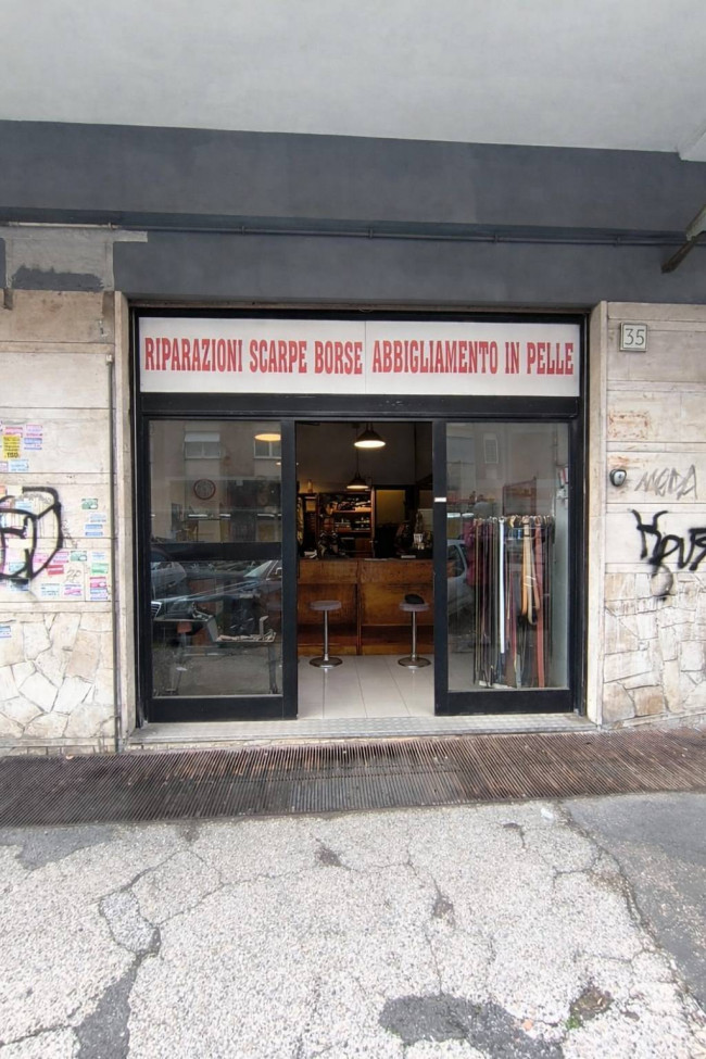 Locale commerciale in vendita a Roma