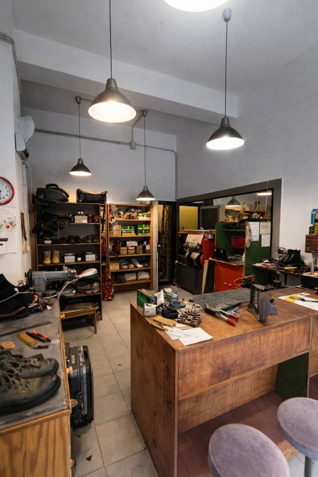 Locale commerciale in vendita a Roma