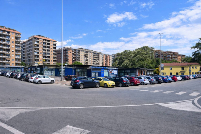 Locale commerciale in vendita a Roma