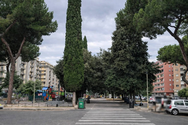 Locale commerciale in vendita a Roma