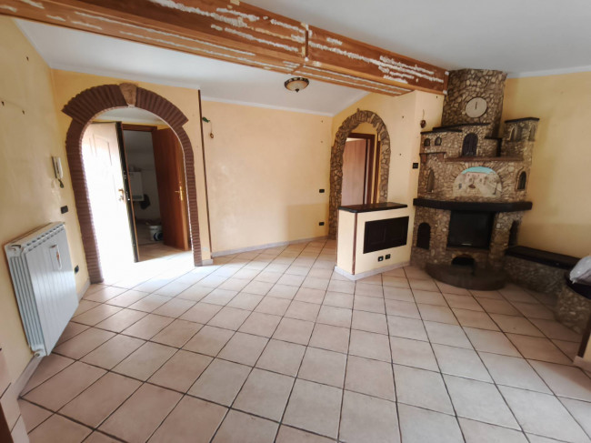 Appartamento in vendita a Agosta