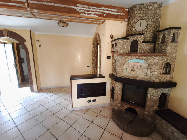 Appartamento in vendita a Agosta