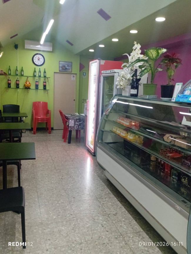 Locale commerciale in vendita a Roma