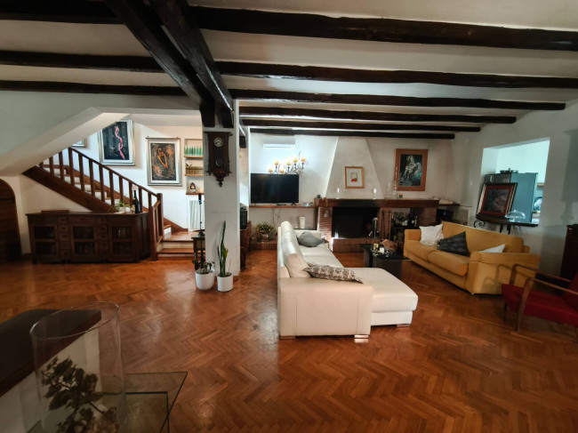 Villa in vendita a Cisterna di Latina