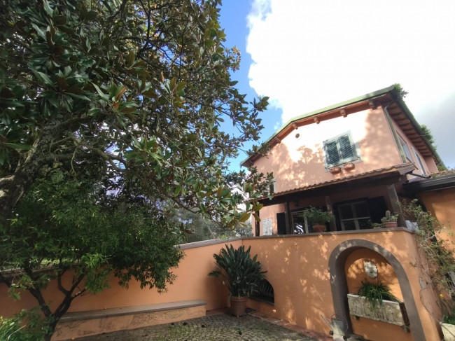 Villa in vendita a Cisterna di Latina