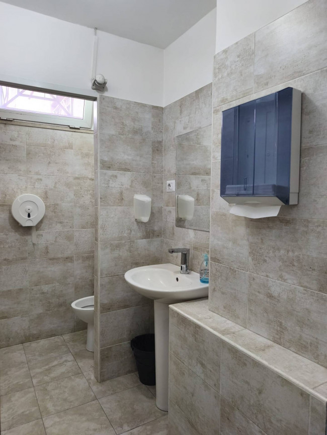 Locale commerciale in vendita a Roma