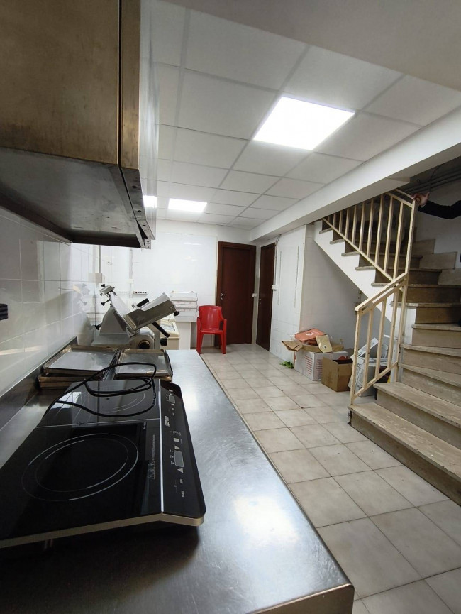 Locale commerciale in vendita a Roma