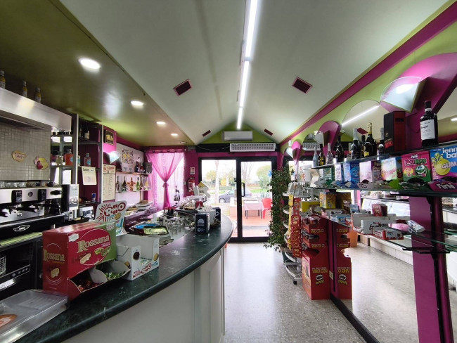 Locale commerciale in vendita a Roma