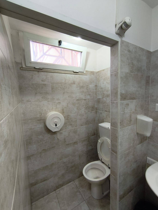 Locale commerciale in vendita a Roma