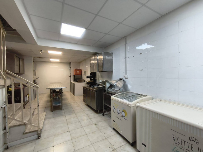 Locale commerciale in vendita a Roma