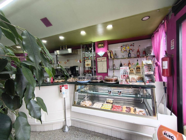 Locale commerciale in vendita a Roma
