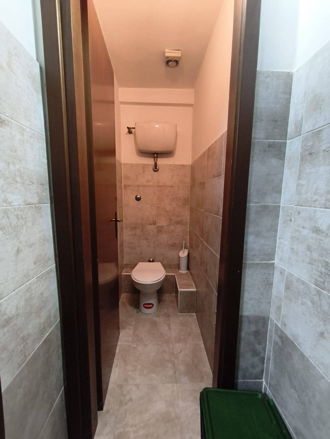 Locale commerciale in vendita a Roma