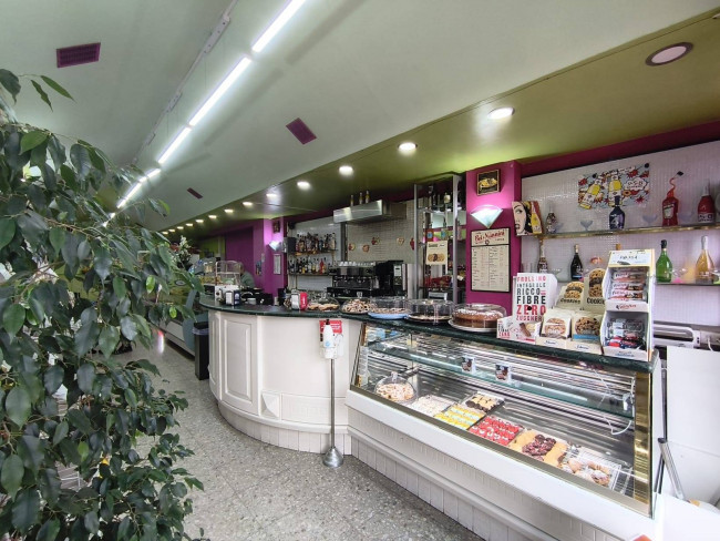 Locale commerciale in vendita a Roma