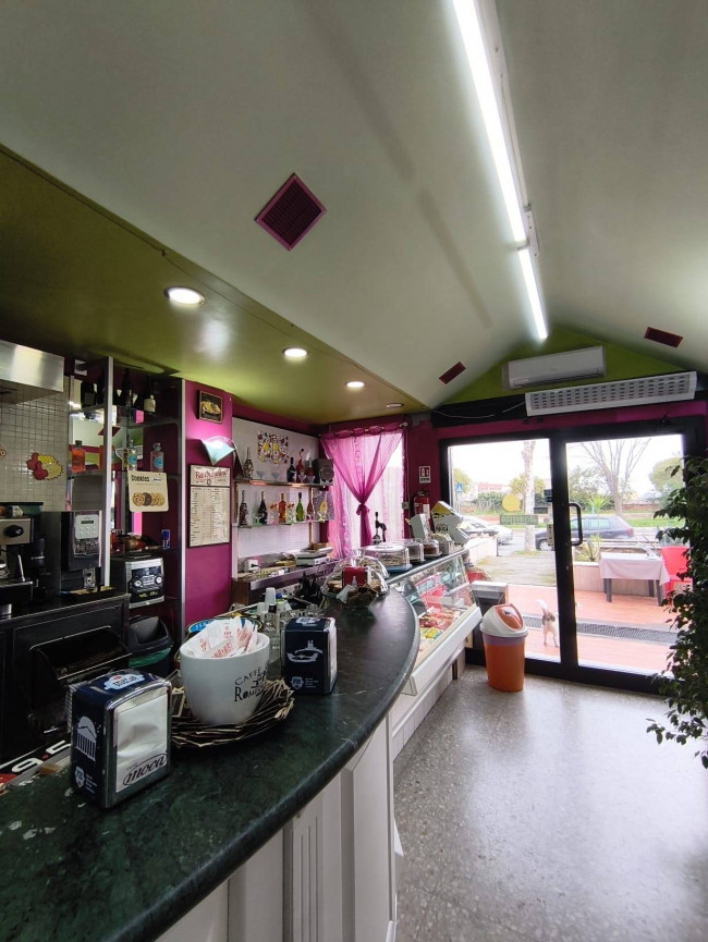 Locale commerciale in vendita a Roma