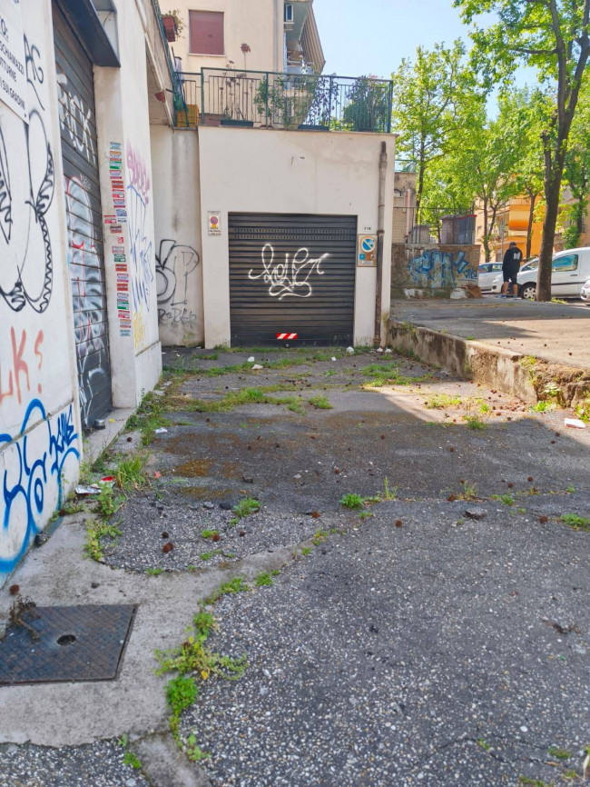 Box o garage in vendita a Roma