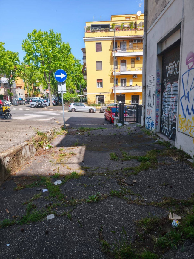 Box o garage in vendita a Roma