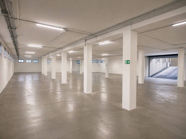 Box o garage in vendita a Roma