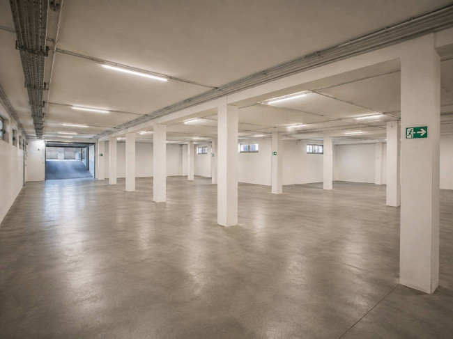Box o garage in vendita a Roma