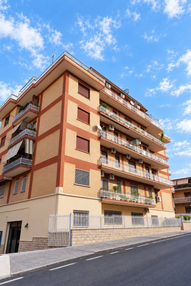 Locale commerciale in vendita a Roma
