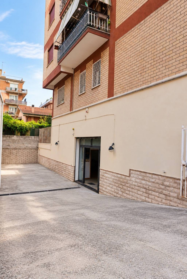 Locale commerciale in vendita a Roma