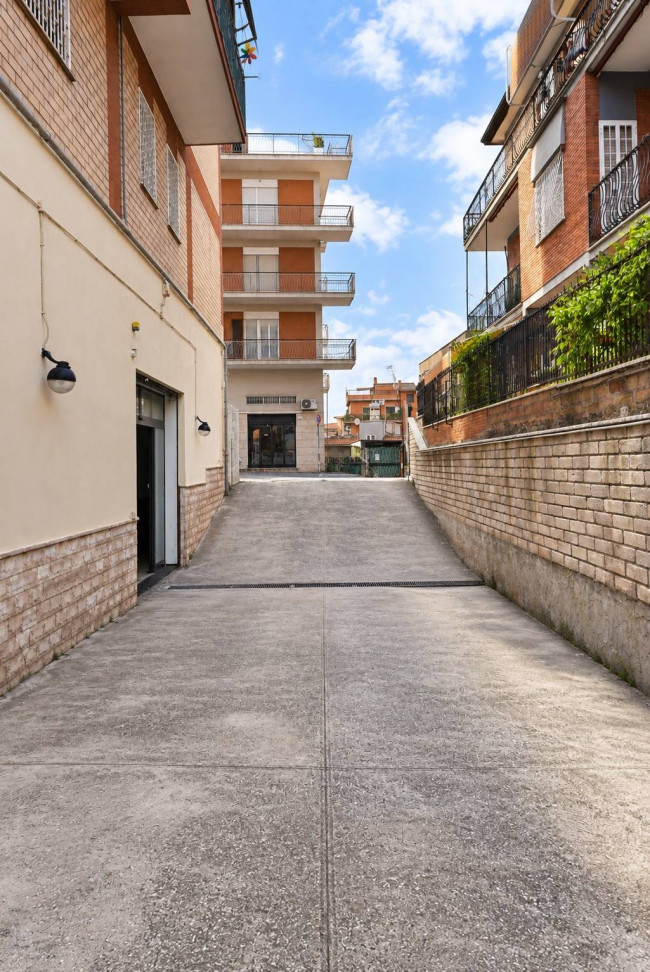 Locale commerciale in vendita a Roma