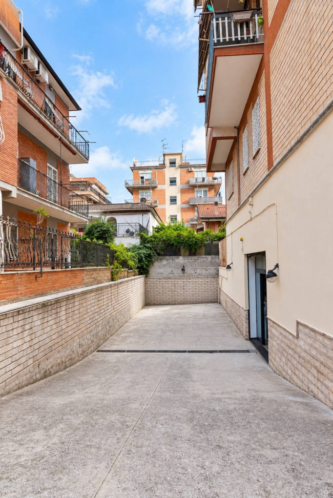 Locale commerciale in vendita a Roma