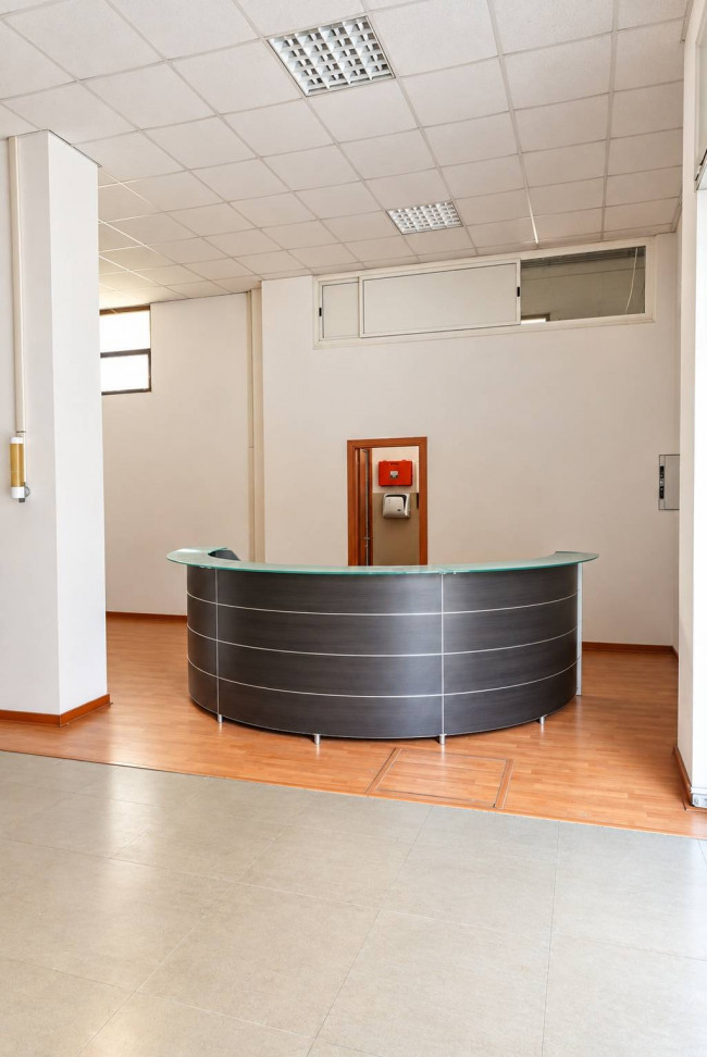 Locale commerciale in vendita a Roma