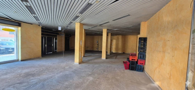 Locale commerciale in affitto a Roma