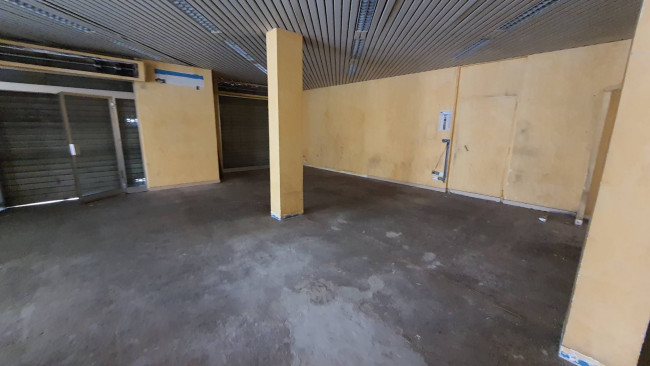 Locale commerciale in affitto a Roma