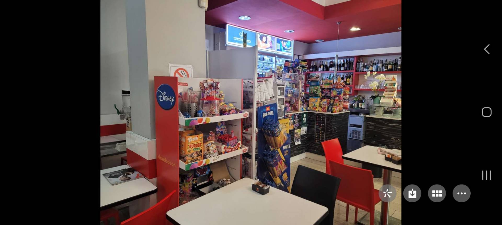 Attività commerciale in vendita a Milano